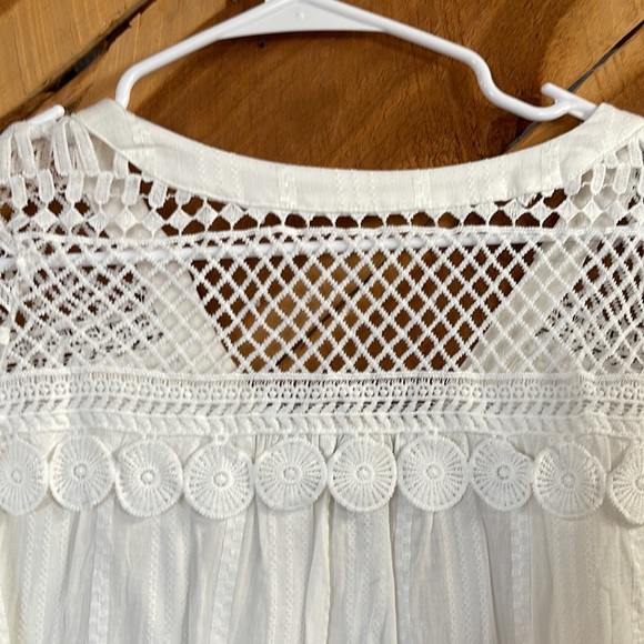 Lulu’s Blouse - Picture 4 of 4